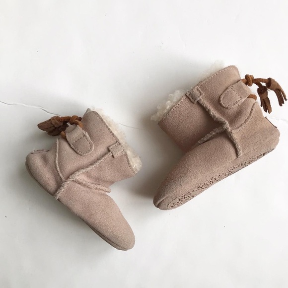 UGG Zayden Tassel suede boots VGUC size 2/3 toddler - Picture 1 of 9